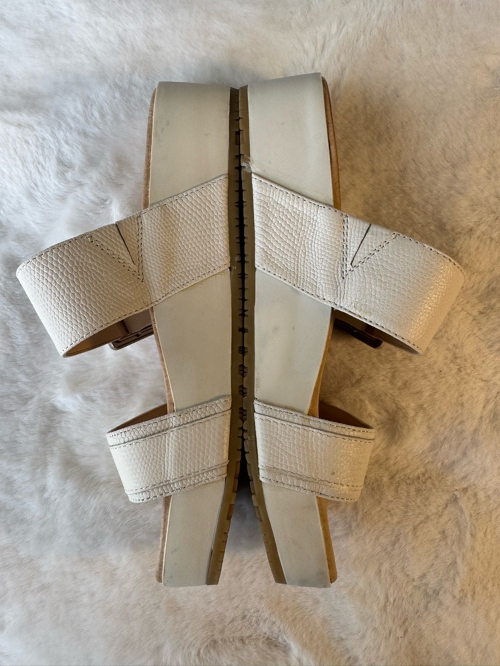 Dr. Scholl’s Original Collection Frill White with  Silver Buckle Sandals Size 6 - Picture 2 of 10